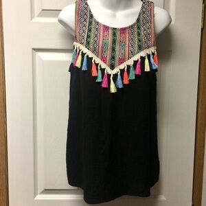 Entro Medium Black Sleeveless‎ Top Fringe